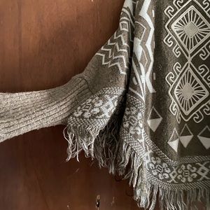 Pancho sweater